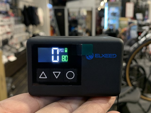 【自転車用品】コンパクトで便利な電動携帯ポンプELXEED-BL01